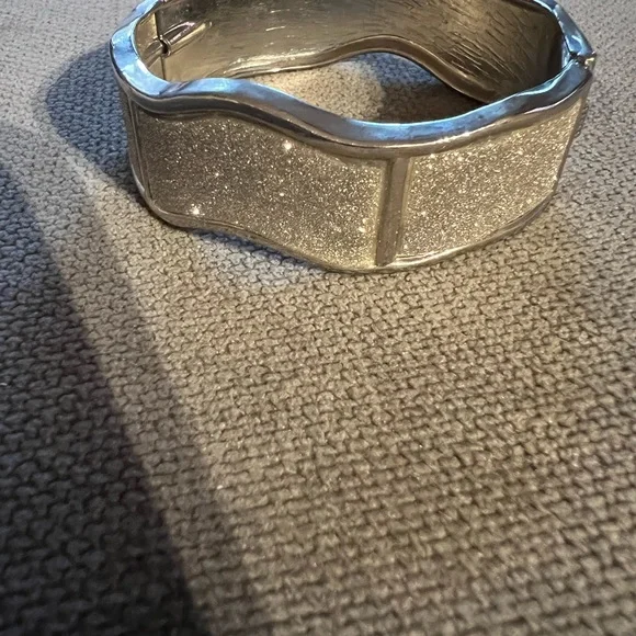 Sparkly Silver-tone Bracelet - Picture 4 of 4